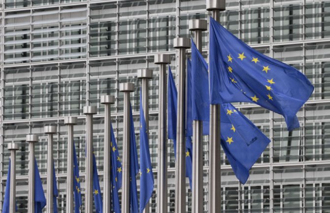 Francuska: Makron zvanično priznao zastavu EU