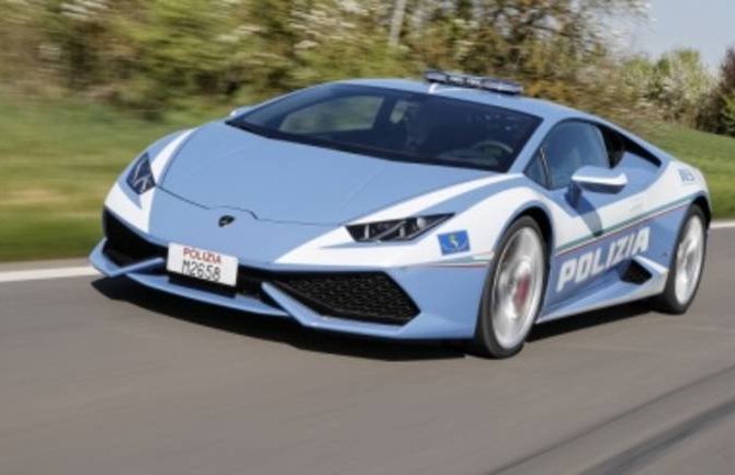 Italijanska policija od Lamborginija na poklon dobila superautomobil Hurakan(VIDEO)