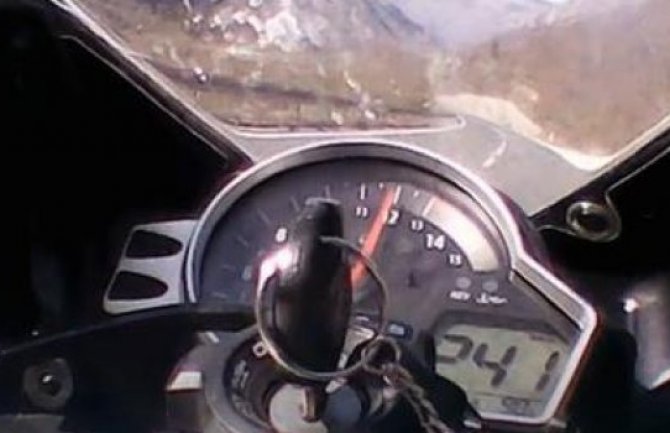 BIH: 50 kilometara prešao za 17 minuta, vozio i 270 km/h(VIDEO)