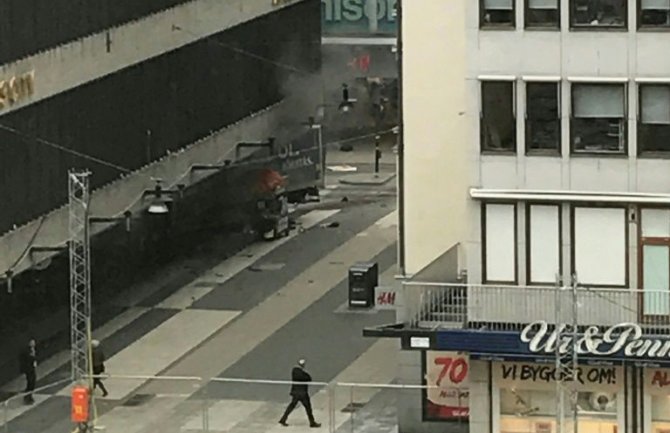 Stokholm: Kamion uletio među ljude, ima žrtava