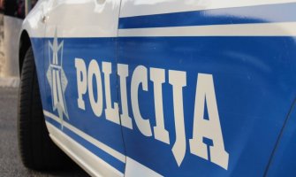 Mojkovac: Policajka na dužnosti zasjela u trafici, potom i vrijeđala kolegu