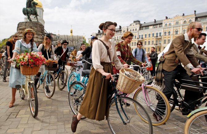 Kijev: Biciklistička vožnja u retro stilu(FOTO)