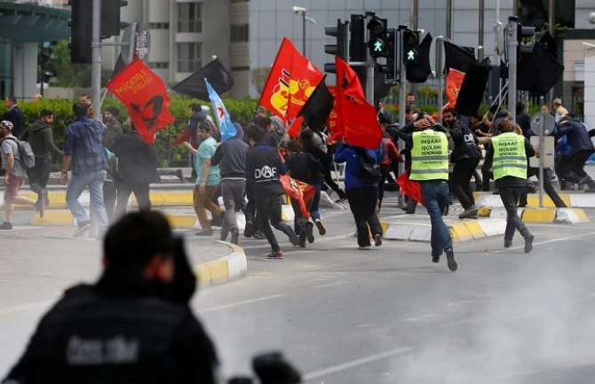 Turska: Htjeli da proslave Praznik rada, policija ih rastjerala suzavcem