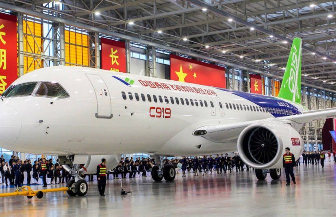 Poletio prvi kineski putnički avion(VIDEO)