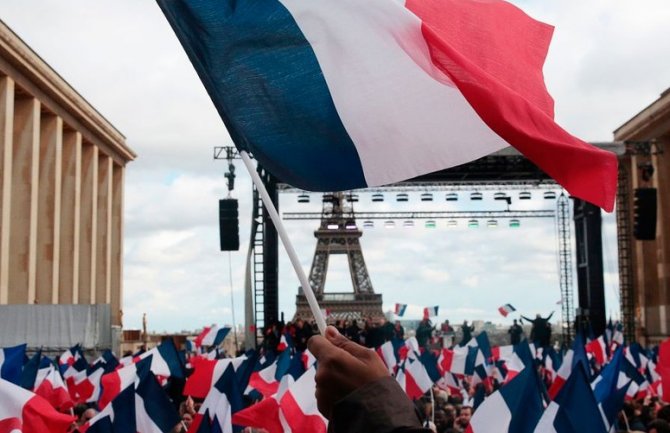 Izbori u Francuskoj: Izlaznost do 15 sati 65,3 posto