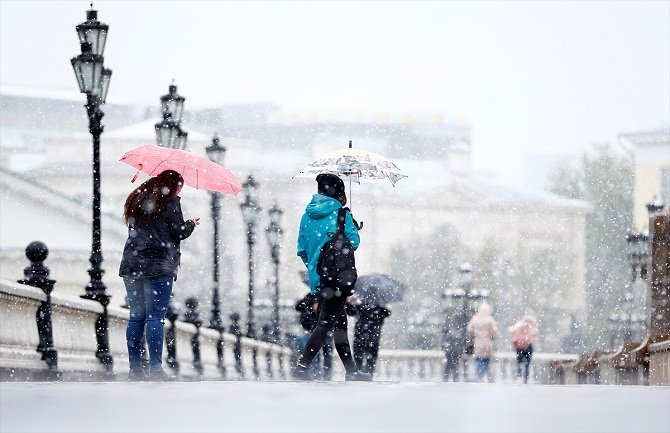 Moskva sa snijegom u maju (FOTO)