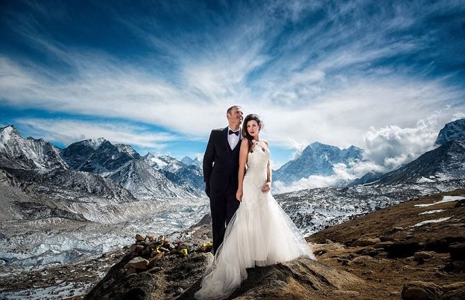 Penjali se 3 nedjelje kako bi se vjenčali na vrhu Mont Everesta (FOTO)