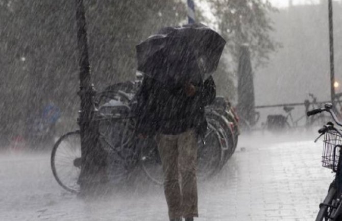 Najviše kiše palo na Cetinju, na primorju bilo udara vjetra i do 100 km/h