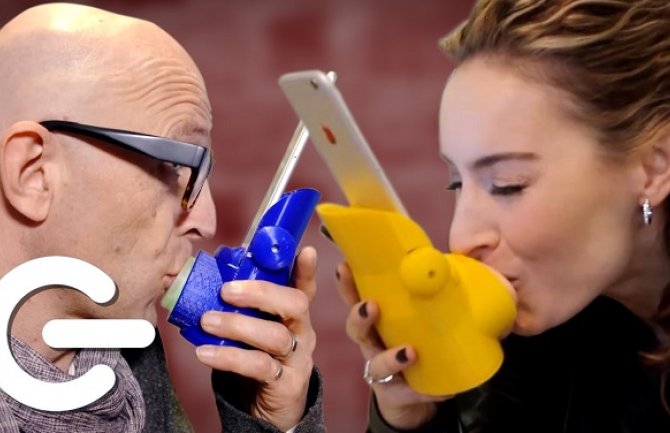 Ovo je prvi mobilni prenosnik poljubaca (VIDEO)