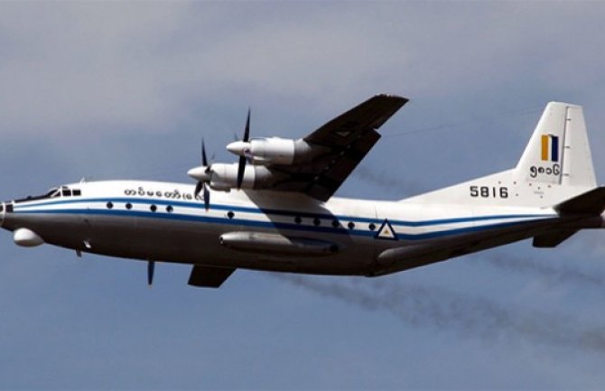 Avion sa 116 putnika i članova posade nestao sa radara