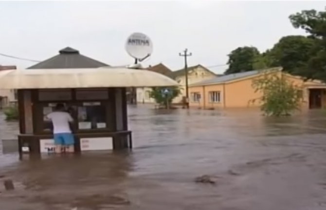Nevrijeme pogodilo Vršac: Žena stradala, kuće poplavljene, 40 osoba evakuisano