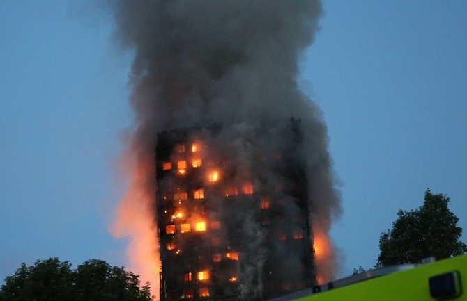 London:Veliki požar uništio višespratnicu, šest osoba poginulo