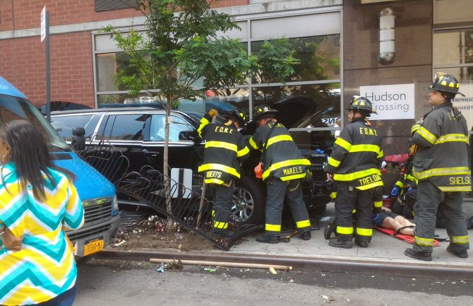 Njujork: Džip se zaletio u pješake, povrijeđeno 10 ljudi 