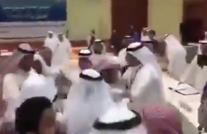 Tuča u Kuvajtu: Konferencija naftaša završila pesnicama(VIDEO)