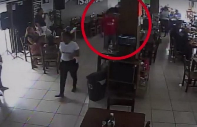 Meksiko: Oružani napad u restoranu, 11 mrtvih, među njima i djeca(VIDEO)