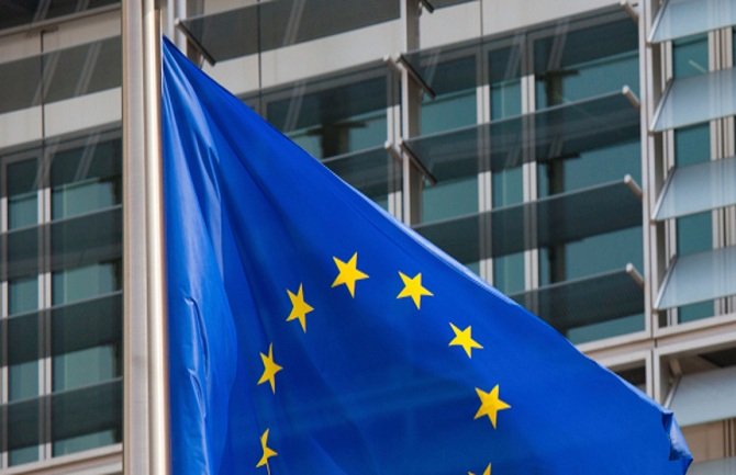 Makron i Junker: CG u EU do 2025. godine