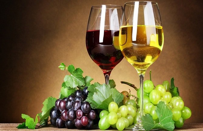 Deset čaša vina sedmično može da skrati život za dvije godine