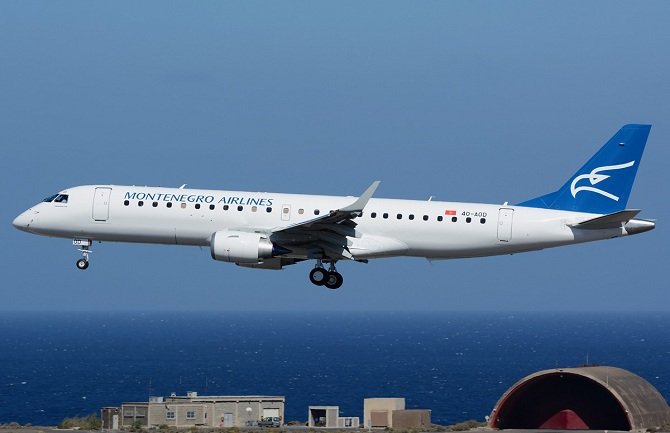Grom udario u avion Montenegro Airlinesa
