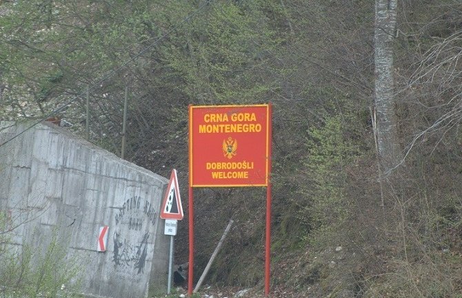 Gužve na granici sa Crnom Gorom, bilo i tuča
