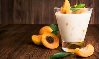 Savršen ljetnji obrok: Ukusni domaći voćni jogurt