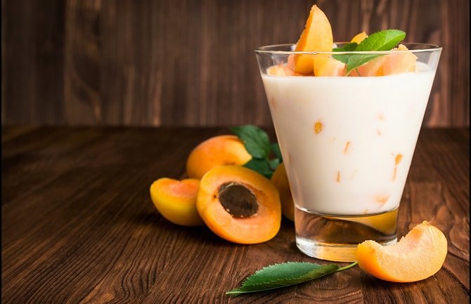 Savršen ljetnji obrok: Ukusni domaći voćni jogurt