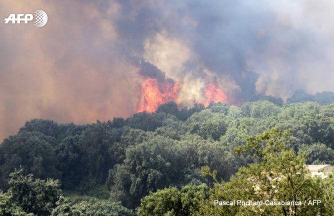 Francuska traži pomoć zbog požara, evakuisano 10.000 ljudi