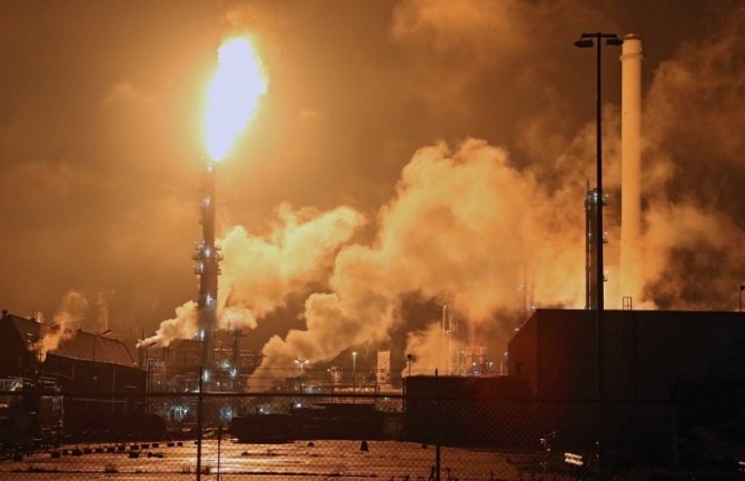 Požar u najvećoj rafineriji nafte u Evropi