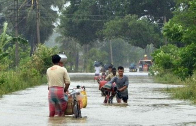 Vijetnam: U poplavama stradalo sedam, nestalo 27 osoba