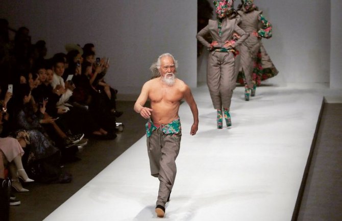 Najzgodniji djed na svijetu: Sa 80 godina dospio na modne piste (VIDEO)