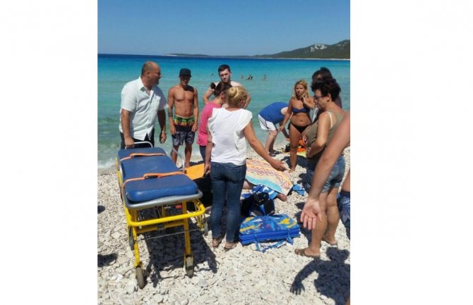 Drama na plaži u Hrvatskoj: Otac umro pred očima članova porodice