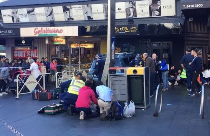 Sidnej: Automobilom uletio u tržni centar, 6 povrijeđenih među njima i beba