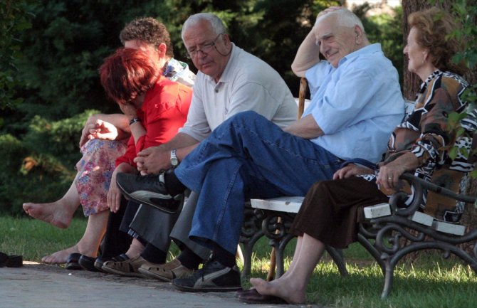 U Crnoj Gori najniža penzija 122 eura