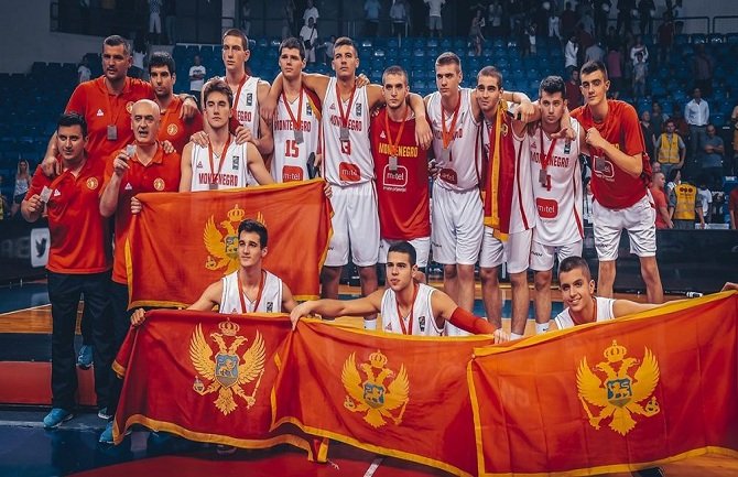 Janović košarkašima: Vjesnici ste nove Crne Gore, uzor vršnjacima i ponos države