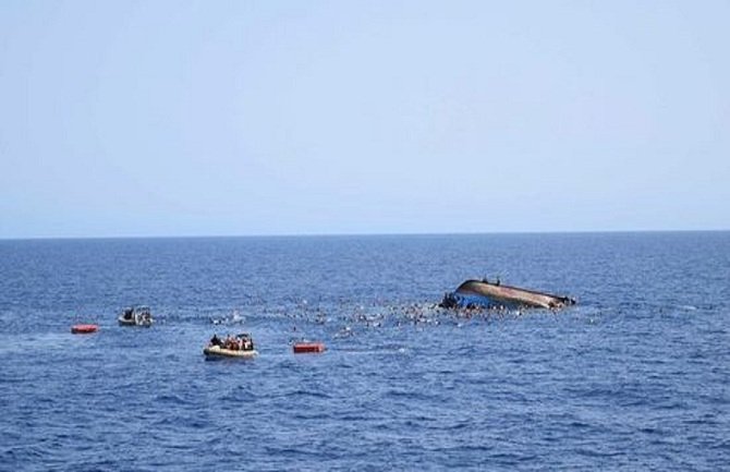 Potonuo brod sa 100 putnika, najmanje 22 žrtve