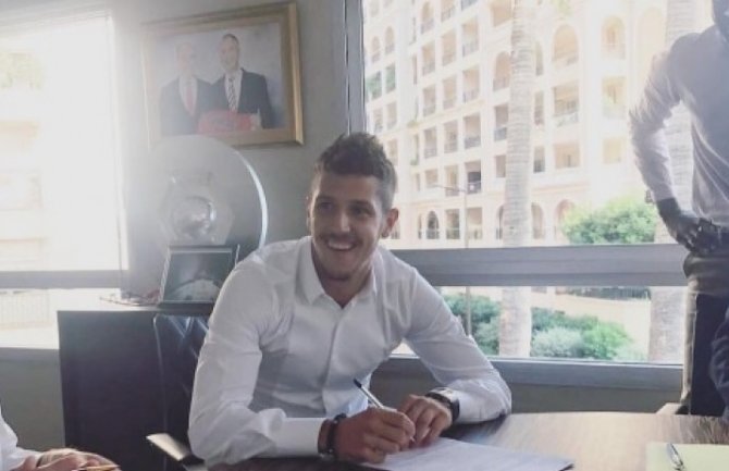 Stavio potpis: Jovetić zvanično fudbaler Monaka