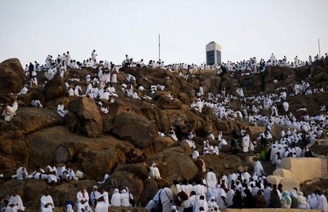 Oko dva miliona hodočasnika na planini Arafat
