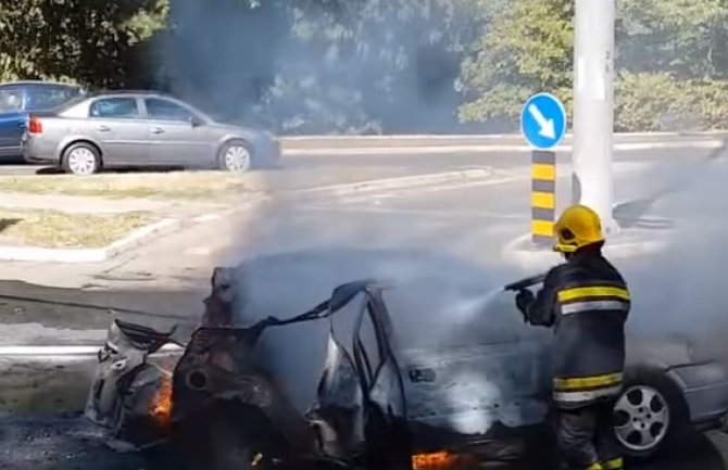 Eksplodirao automobil na Košutnjaku, uzrok plin? (VIDEO)
