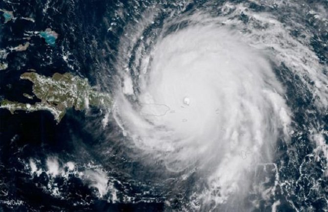 Na hiljade ljudi potpisuje peticiju da se preimenuje uragan Irma