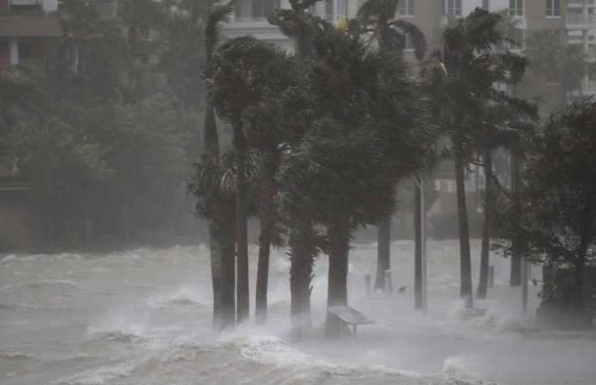 Proglašena prirodna katastrofa zbog Irme, Majami pod vodom, ima stradalih(VIDEO)(FOTO)