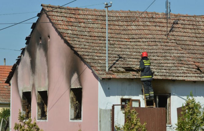 Dan žalosti u Vajskoj kod Bača zbog požara u kojem je nastradalo troje djece 