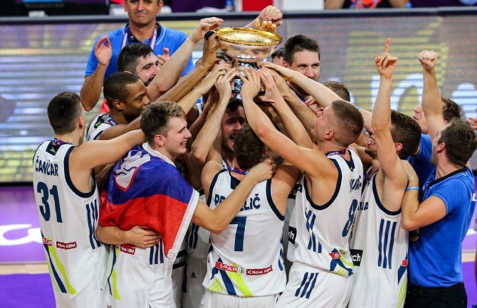 Prvi put u istoriji: Košarkaši Slovenije prvaci Evrope