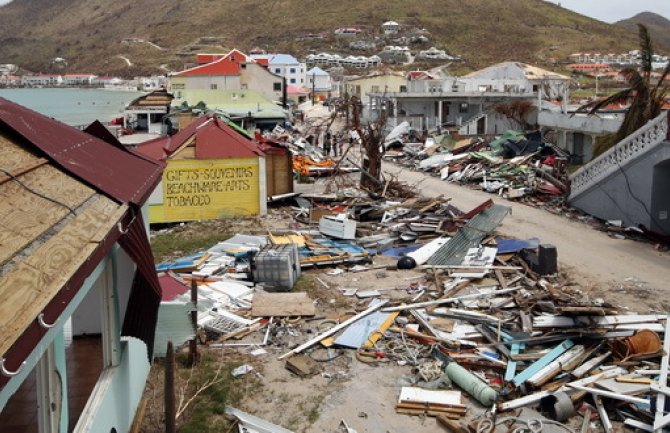 Poharao Dominiku: Uragan Marija opasnost i za Florid(VIDEO)