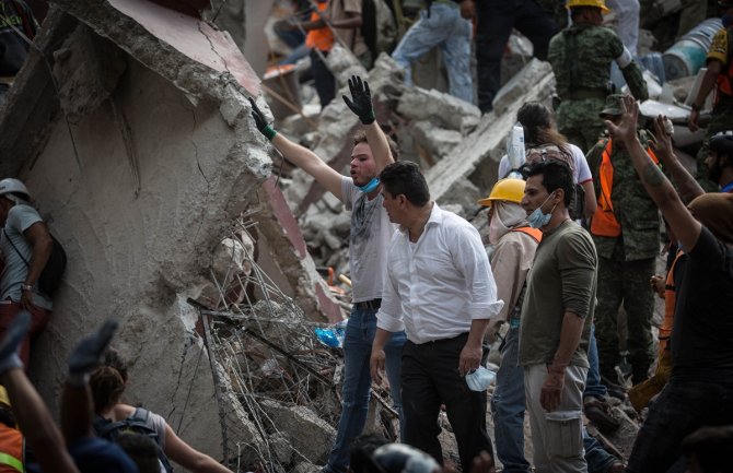 Najmanje 226 mrtvih u razornom zemljotresu u Meksiku