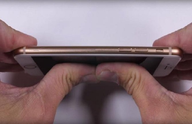 Pogledajte koliko je izdržljiv novi iPhone 8 (VIDEO)