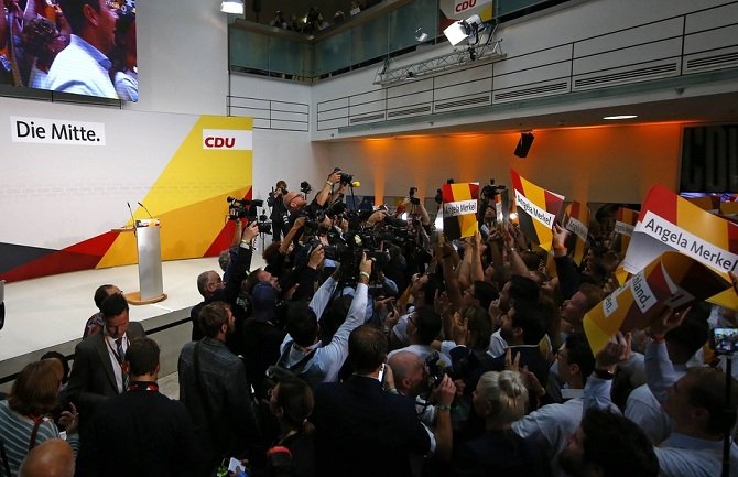 Stigli prvi rezultati: Merkel osvojila četvrti mandat, desnica u parlamentu
