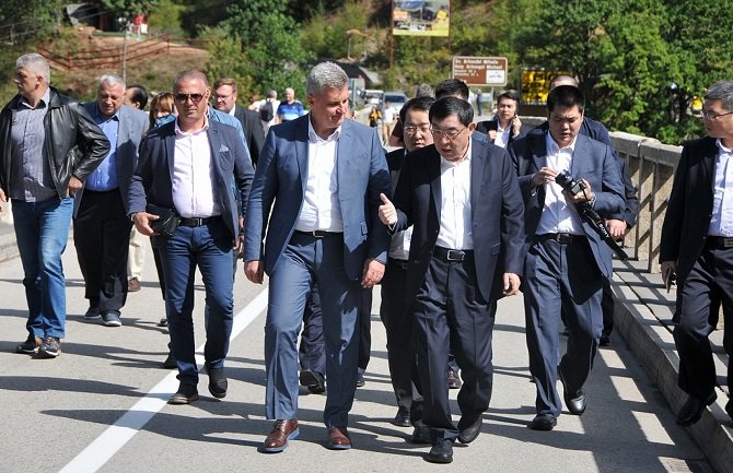 Brajović obišao radove na autoputu sa kineskim kolegom