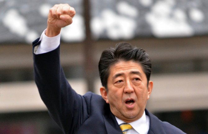 Abe raspustio donji dom japanskog parlamenta