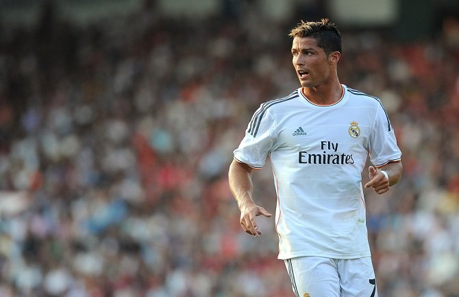Ronaldo častio sebe sa dva nova čuda na četiri točka (VIDEO)