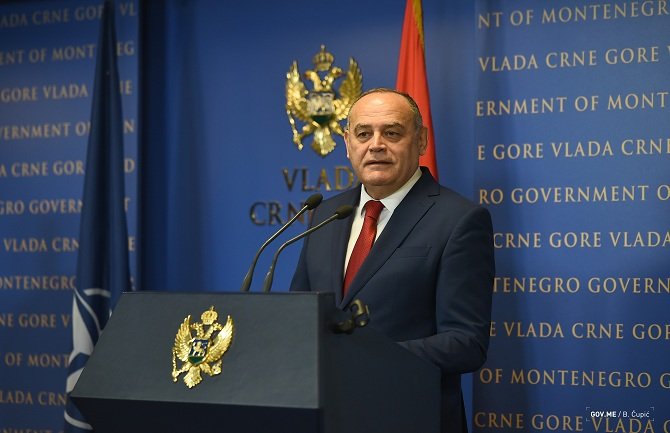 Simović: Ministri dužni da sprovode politiku Vlade
