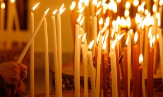 Danas su Miholjske zadušnice: Zapalite svijeću i svakom ko zatraži udijelite milostinju 